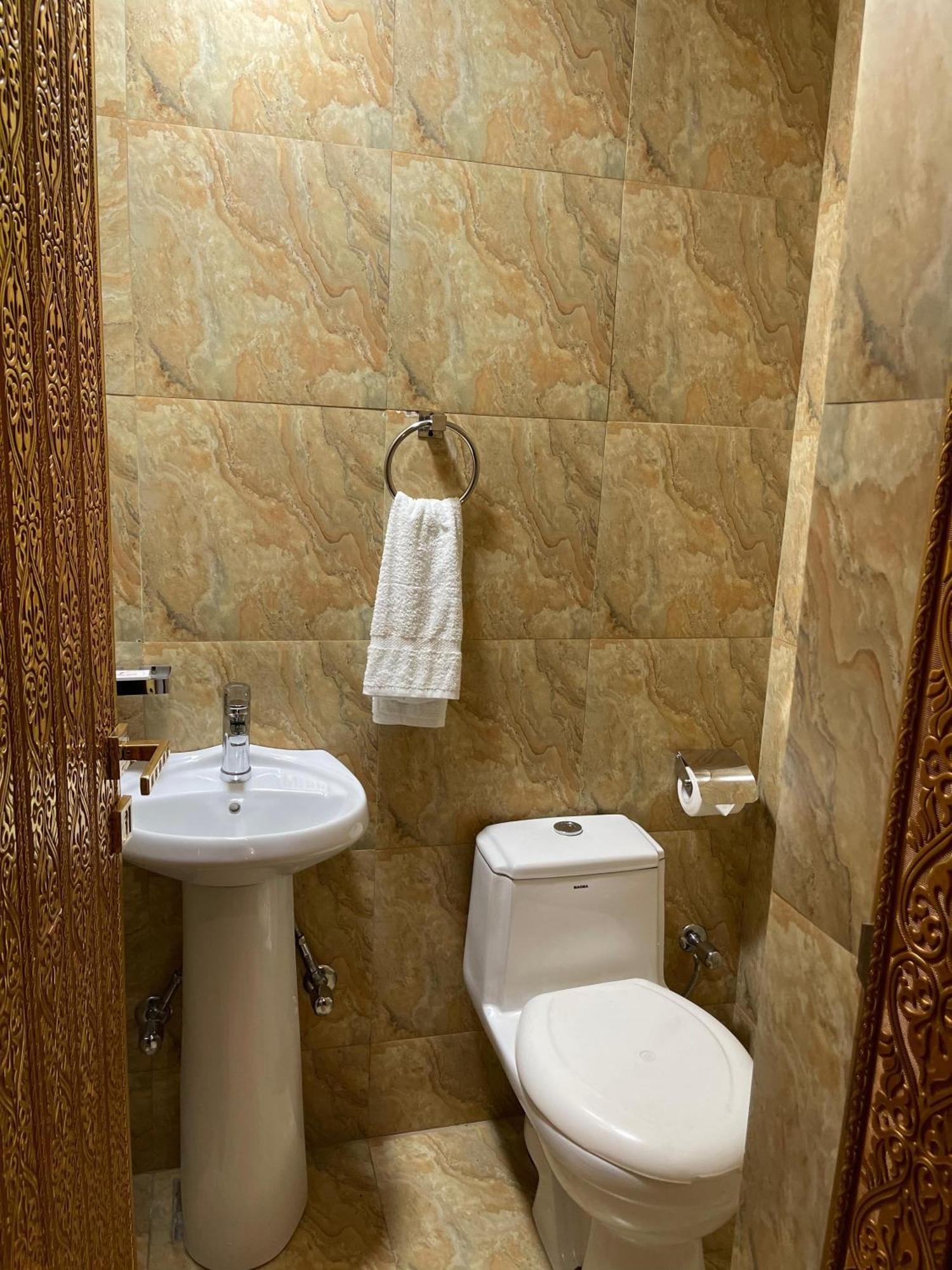 Indus Hotel Hajdarabad Zewnętrze zdjęcie