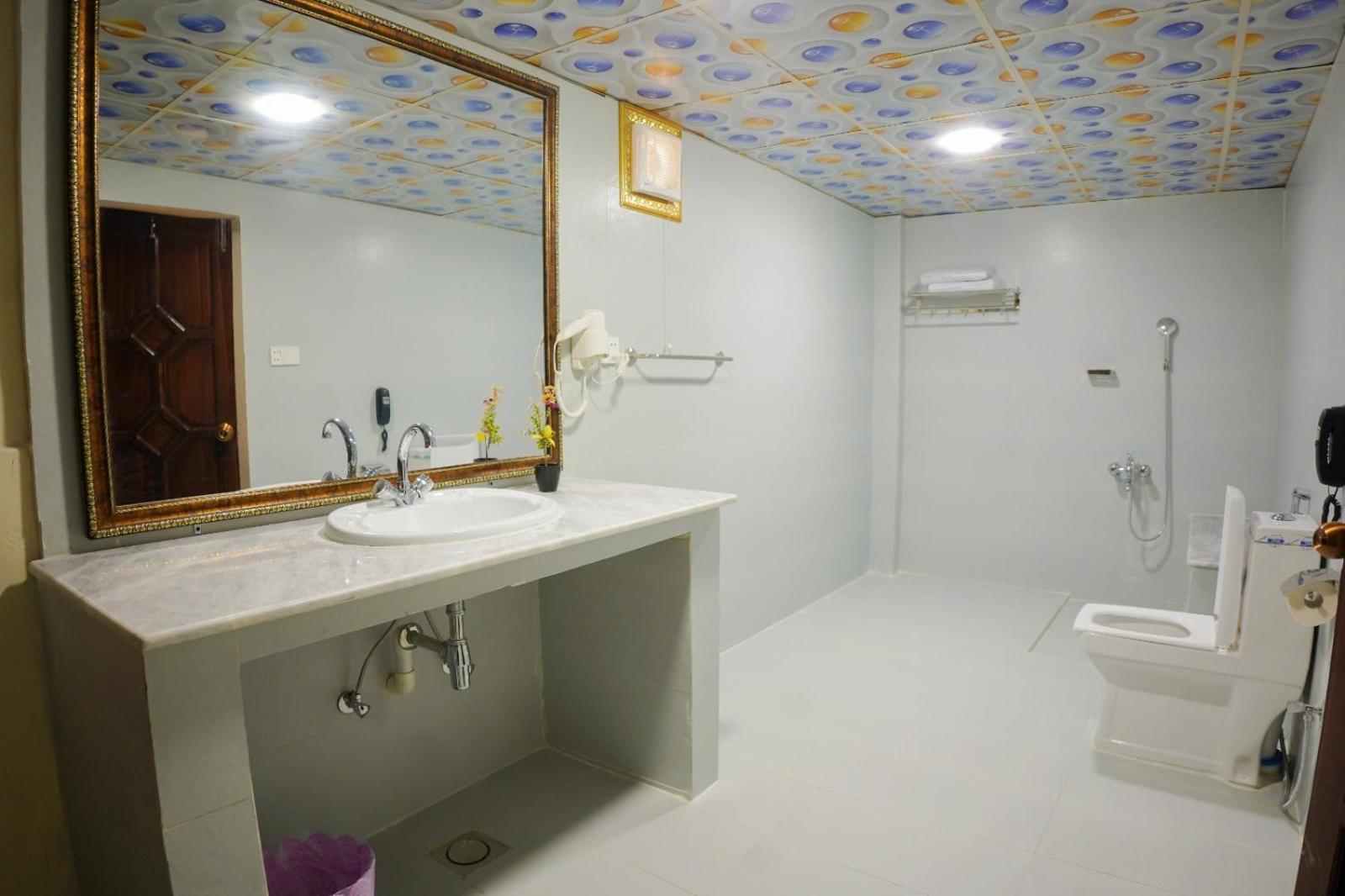Indus Hotel Hajdarabad Zewnętrze zdjęcie