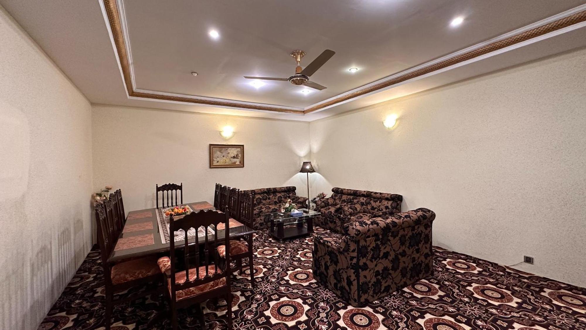 Indus Hotel Hajdarabad Zewnętrze zdjęcie