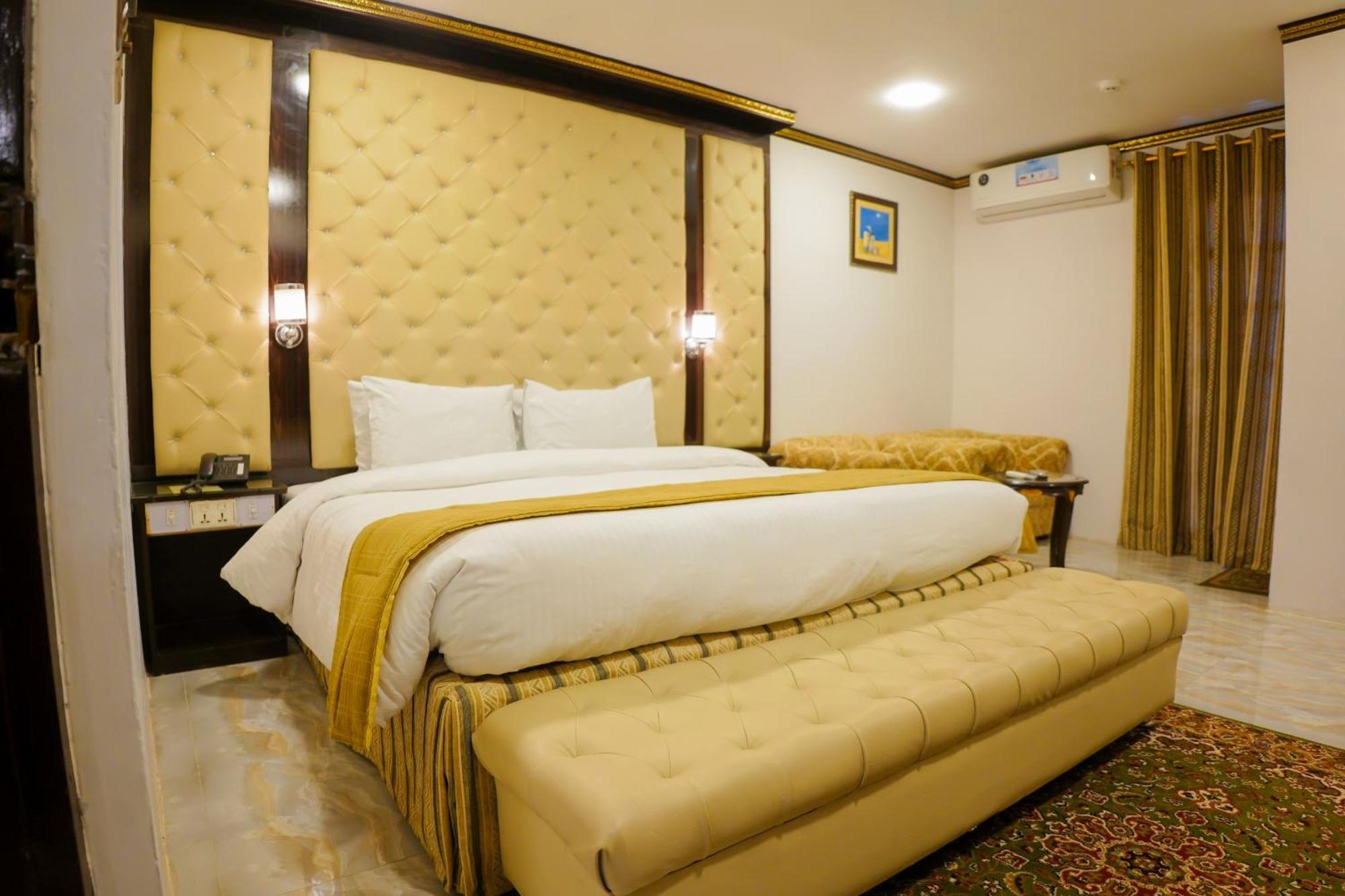 Indus Hotel Hajdarabad Zewnętrze zdjęcie