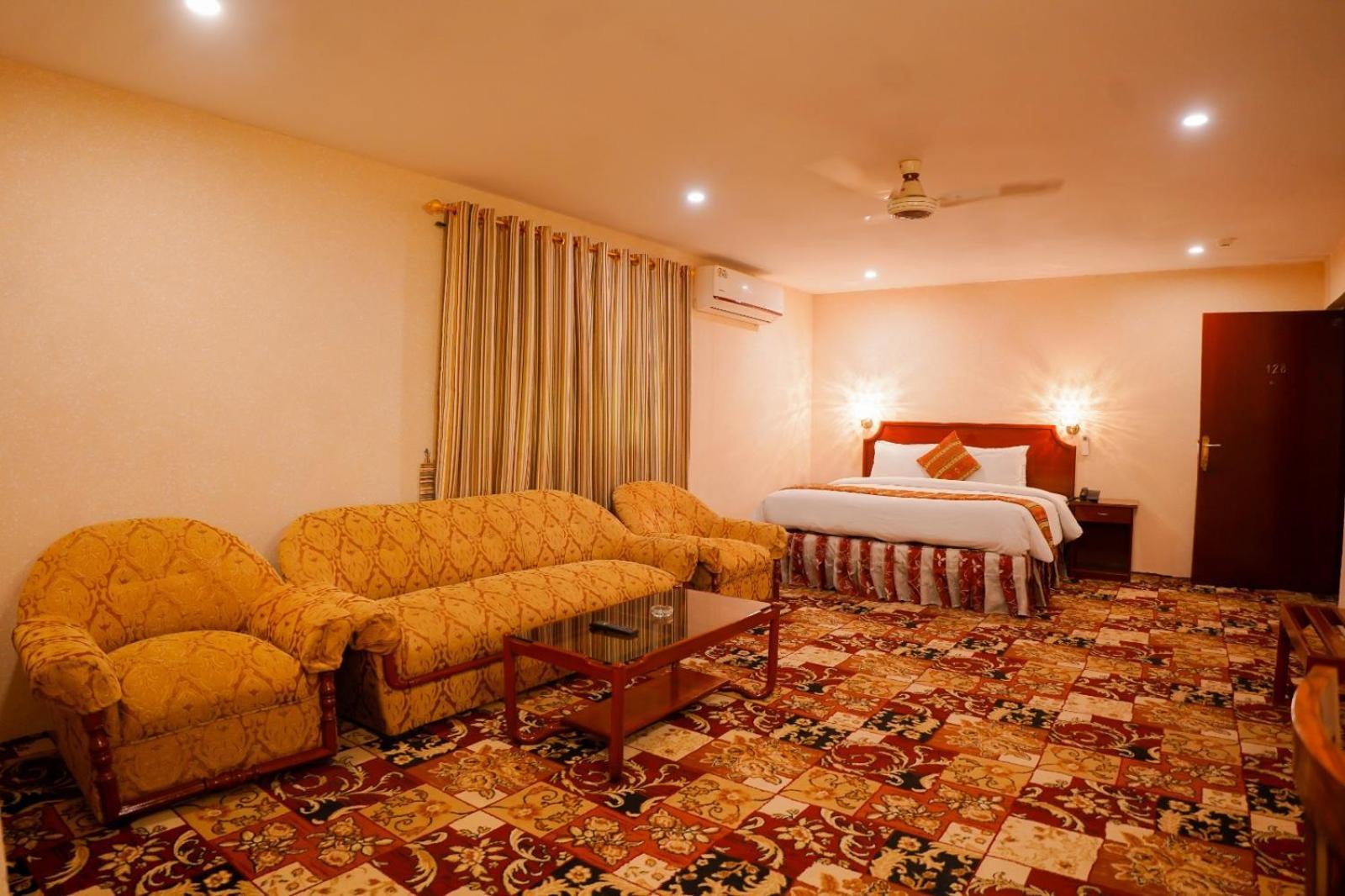Indus Hotel Hajdarabad Zewnętrze zdjęcie