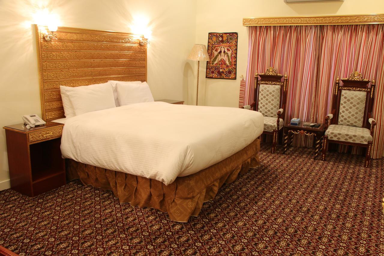 Indus Hotel Hajdarabad Zewnętrze zdjęcie