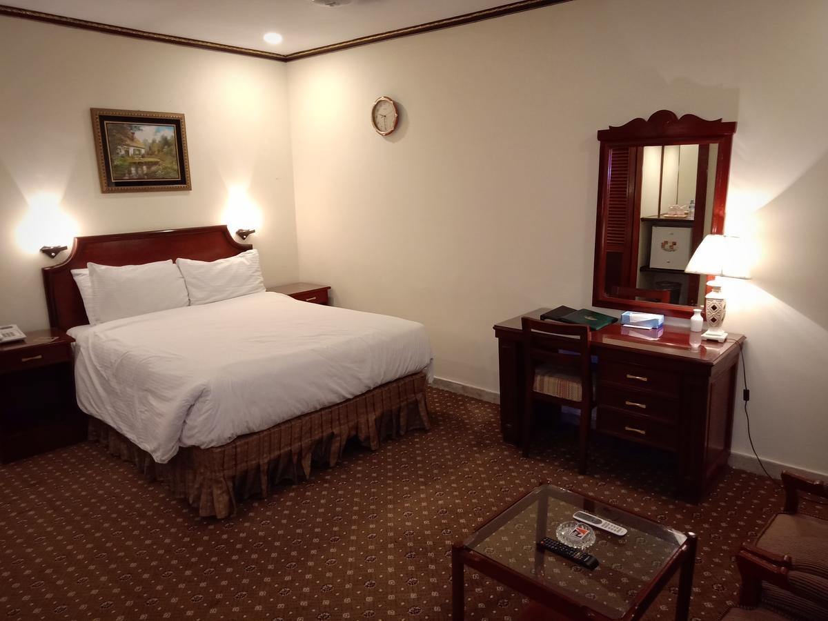Indus Hotel Hajdarabad Zewnętrze zdjęcie
