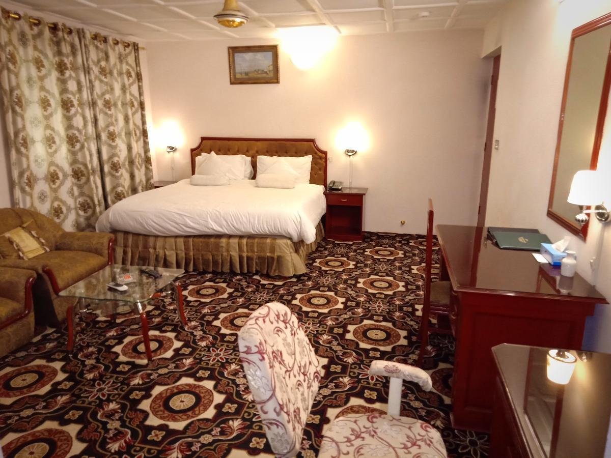 Indus Hotel Hajdarabad Zewnętrze zdjęcie