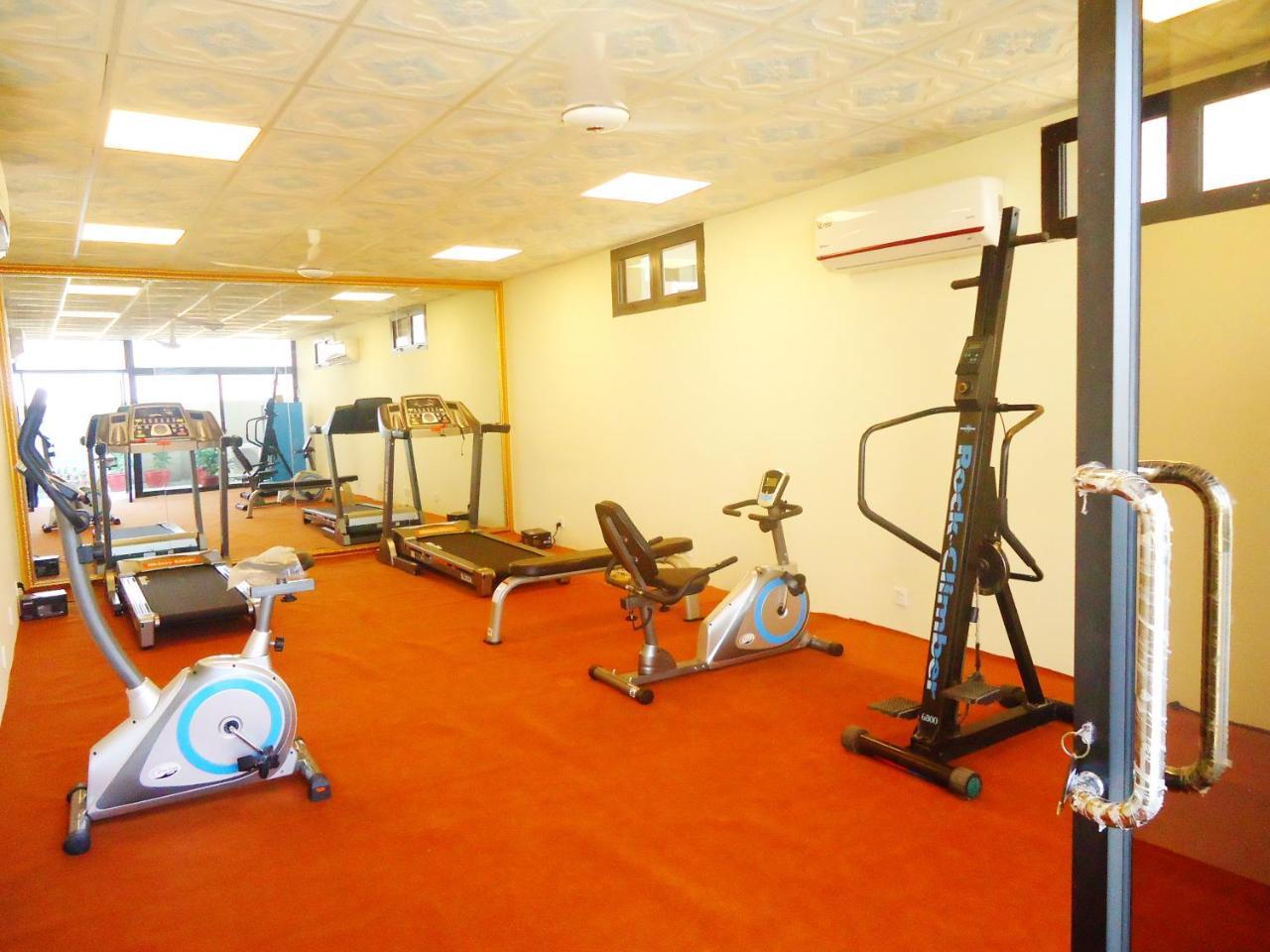 Indus Hotel Hajdarabad Zewnętrze zdjęcie